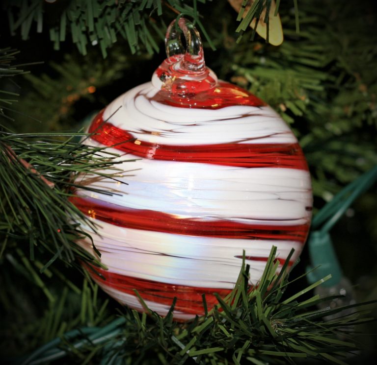 Christmas Tree 2018 - Dollywood glass-blown ornament