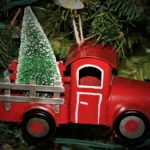 Christmas 2018 - ornament - old-timey red metal truck with tree